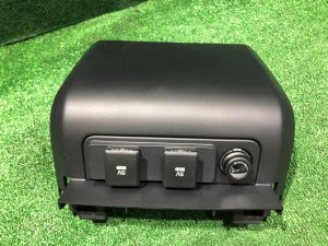 Пластик салона задний USB LR044984, DK62-04569-A LAND ROVER RANGE ROVER SPORT
