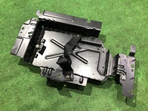 Крепление аккумулятора LAND ROVER RANGE ROVER SPORT OEM LR099081, JPLA-10748-AD 2019