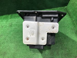 Крепление аккумулятора LAND ROVER RANGE ROVER SPORT OEM LR122948, JPLA-10697-BG 2019