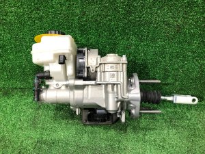 Главный тормозной цилиндр LR159933, JK522D519AAJ LAND ROVER RANGE ROVER SPORT