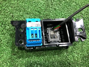 Кнопка центрального замка задняя левая LAND ROVER RANGE ROVER SPORT OEM LR07126, JPLA-14E369-AB 2019