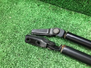 Амортизаторы крышки багажника SUBARU FORESTER OEM 60315FC200, 60315FC210 SF5 1998 silver 792