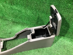 Бардачок подлокотник SUBARU FORESTER OEM 92060FC040ND SF5 1998 silver 792