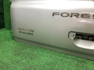 Дверь пятая SUBARU FORESTER OEM 61701FC000 SF5 1998 silver 792
