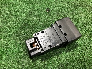 Кнопка аварийной остановки SUBARU FORESTER OEM 83045FC010OE SF5 1998 EJ202 MT