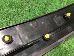 Молдинг бокового стекла правый SUBARU FORESTER OEM 65227FC000 SF5 1998 silver 792
