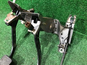 Педали 5МТ SUBARU FORESTER OEM 36015FC010, 36013AA011, 36011AA001 SF5 1998 silver 792