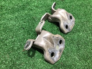 Петли двери передней левой SUBARU FORESTER OEM 61220FA000, 61220FA010 SF5 1998 silver 792