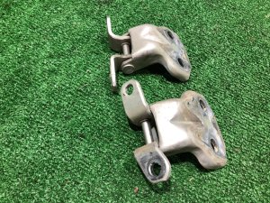 Петли двери передней левой SUBARU FORESTER OEM 61220FA000, 61220FA010 SF5 1998 silver 792