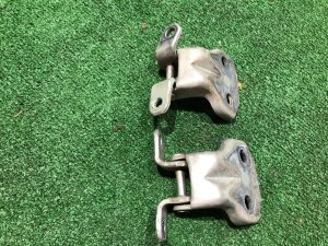 Петли двери передней правой SUBARU FORESTER OEM 61220FA000, 61220FA010 SF5 1998 silver 792