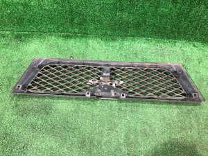 Решетка радиатора SUBARU FORESTER OEM 91065FC050SJ SF5 1998 silver 792