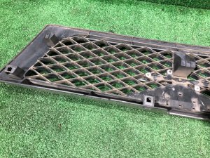 Решетка радиатора SUBARU FORESTER OEM 91065FC050SJ SF5 1998 silver 792
