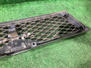 Решетка радиатора SUBARU FORESTER OEM 91065FC050SJ SF5 1998 silver 792