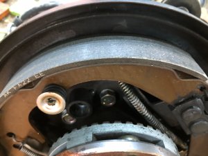 Ступицы задние барабан SUBARU FORESTER OEM 28411AA000, 28411AA010, 28016FC000, 26740FA000 SF5 1998 EJ202 MT