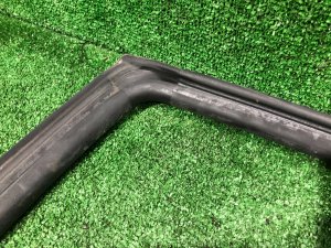 Уплотнитель дверей правый SUBARU FORESTER OEM 62710FC000 SF5 1998 silver 792