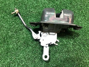 Замок пятой двери SUBARU FORESTER OEM 60311FC000 SF9, SF5 1998 White 51E