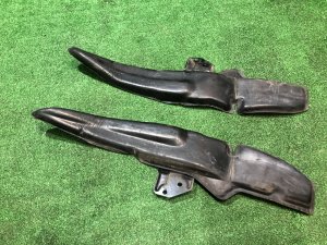 Уплотнители передних крыльев 90815FC180, 90815FC190 SUBARU FORESTER