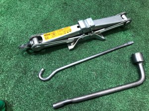 Домкрат SUBARU LEGACY OEM 97030FC110 BP5 2004